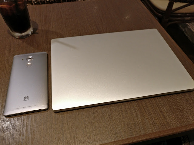 【ファーストインプレッション】MacBook瓜二つのXiaomi Mi Notebook Air(12)レビュー。綺麗な液晶、機敏な動作、軽量で薄型な筐体、どれも文句なしです。日本語もバッチリ