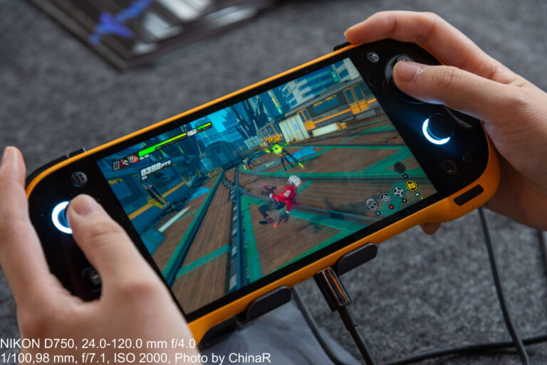 【東京ゲームショウ2025】KONKR Pocket FITを試遊！Snapdragon® 8 Eliteで圧倒的ゲーミング性能、ゼンレスゾーンゼロもスムーズに動くAndroidゲーム機レポート