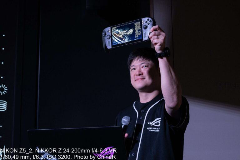 【ASUS ROG XBOX Ally X20】ベゼル約60%縮小の7.4型有機ELとデッドゾーン3%まで詰めたTMRジョイスティック、引き上げて回すだけで4方向/8方向を切り替えられる可変式D-Padを搭載。Armoury Crate SEで13W〜25Wの4段階から選べる動作モードまで徹底レポート