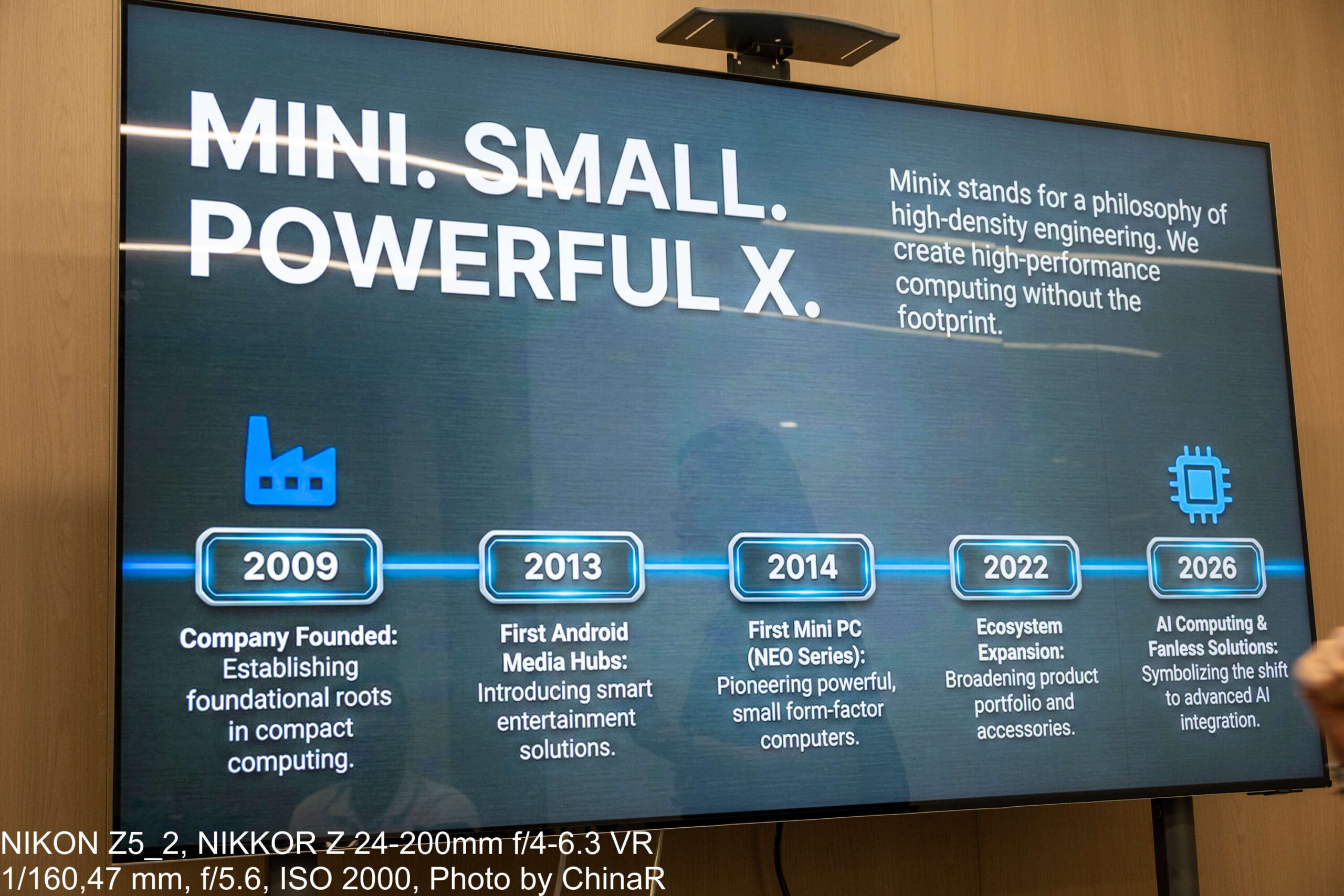 MINIXの沿革スライド。2009年の創業からAIコンピューティングまでの年表