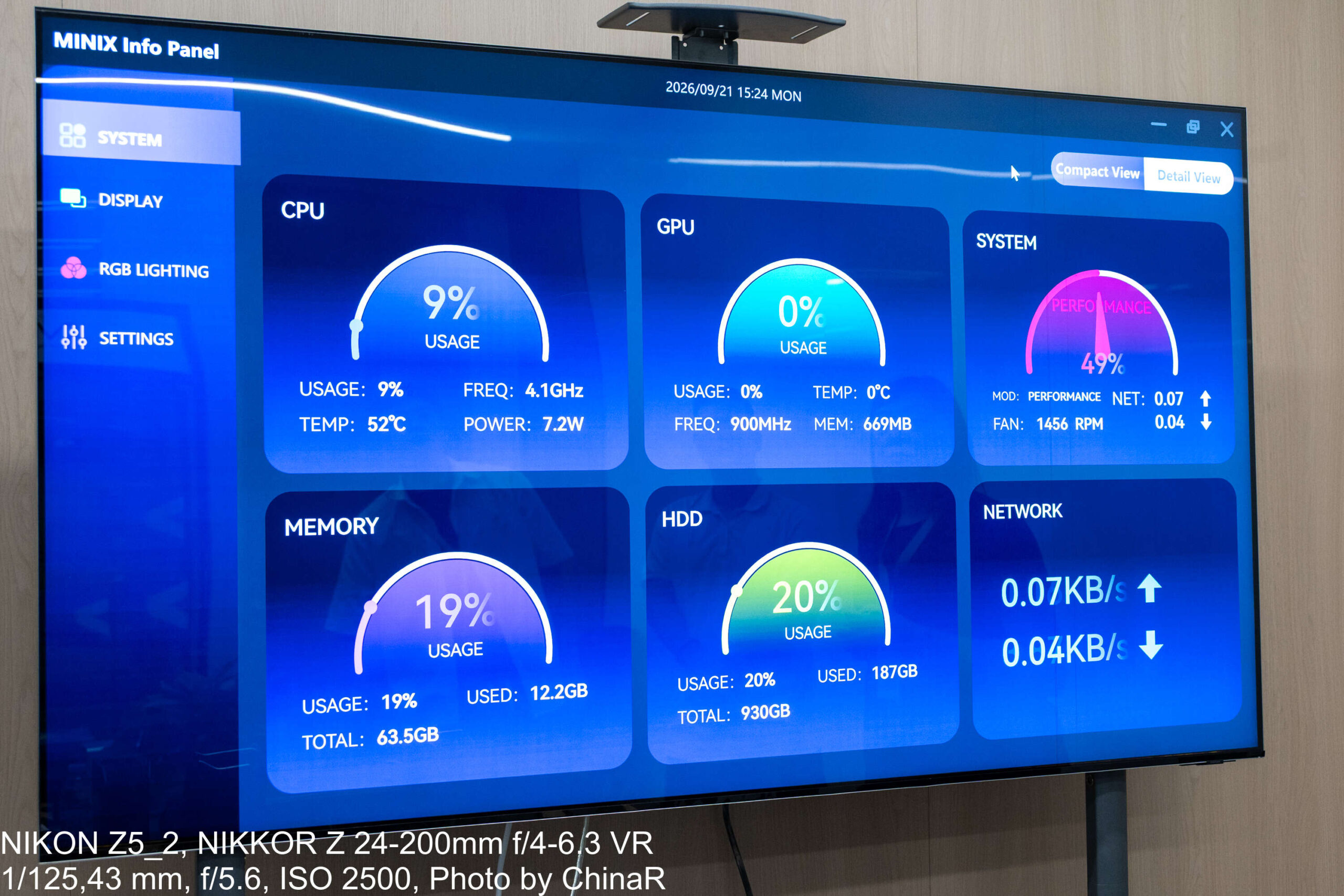MINIX Info Panelのゲージ表示。CPU温度52℃、ファン1456回転