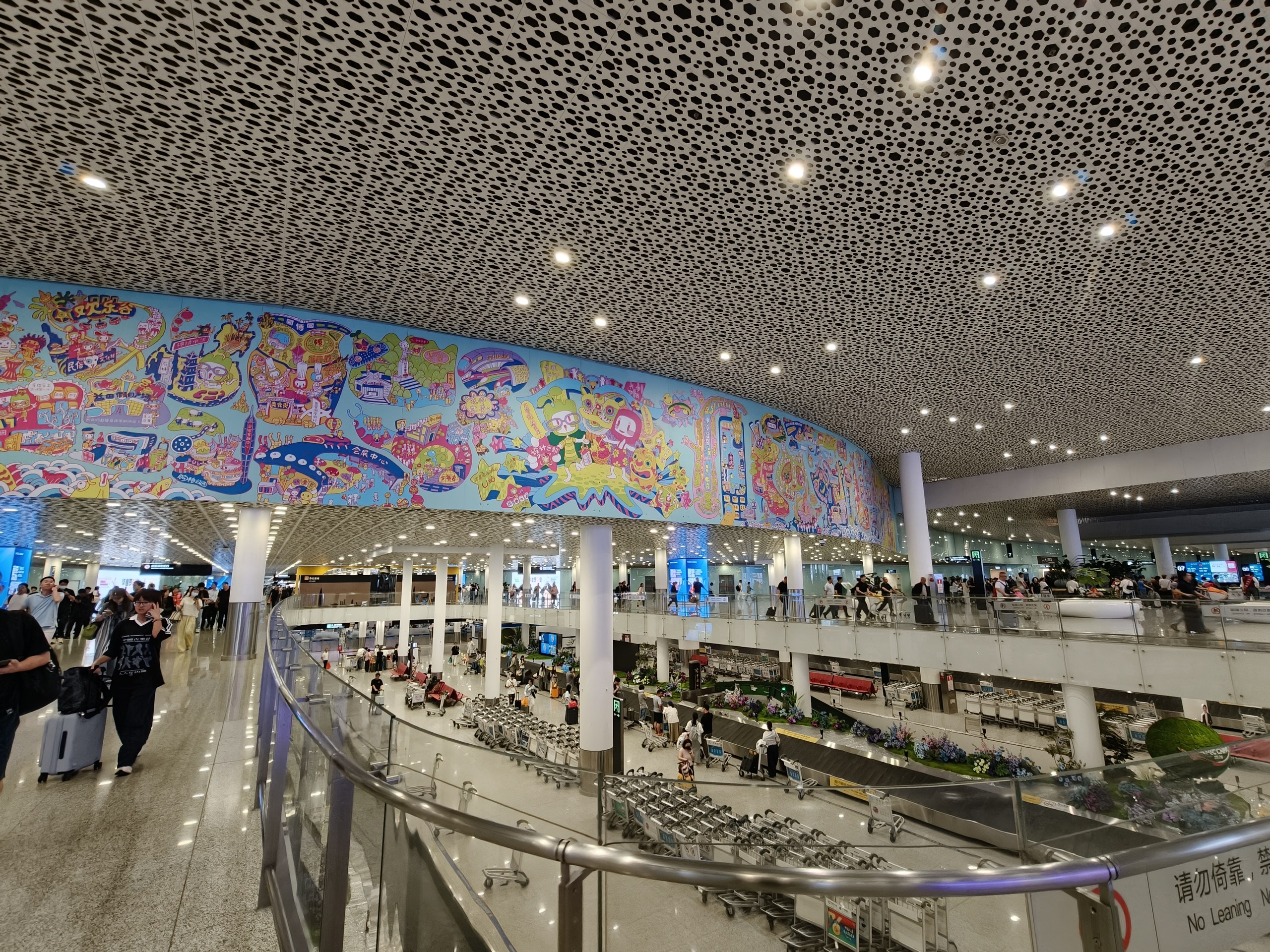 深圳宝安国際空港の到着ロビー