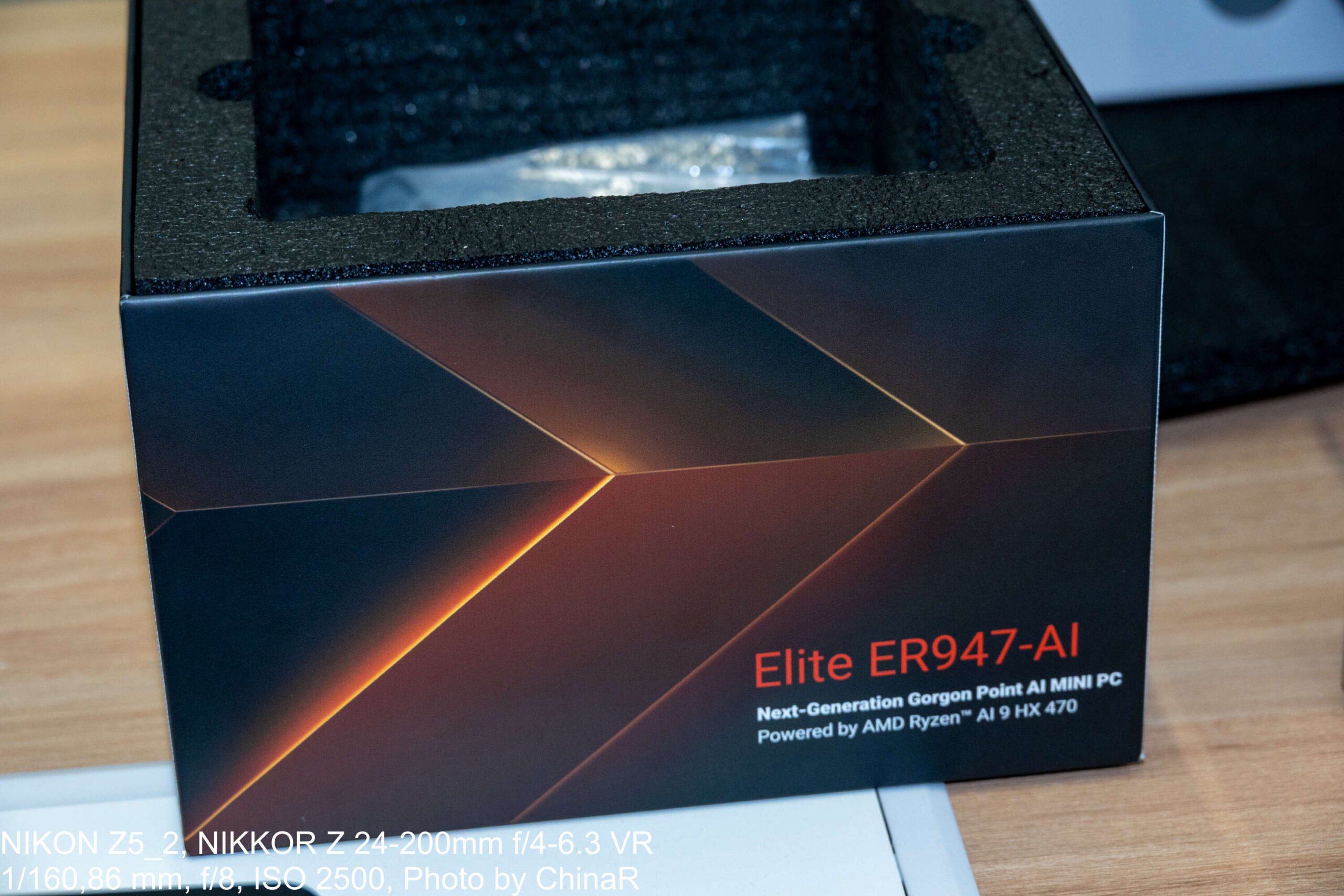 未発表機MINIX ER947-AIの化粧箱。Gorgon Point世代のRyzen AI 9 HX 470