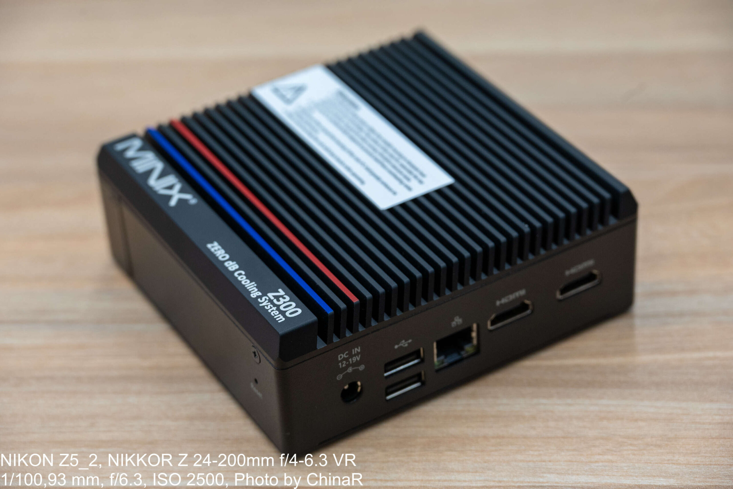 MINIX Z300-0dBの背面。HDMI×2、有線LAN、USB-A