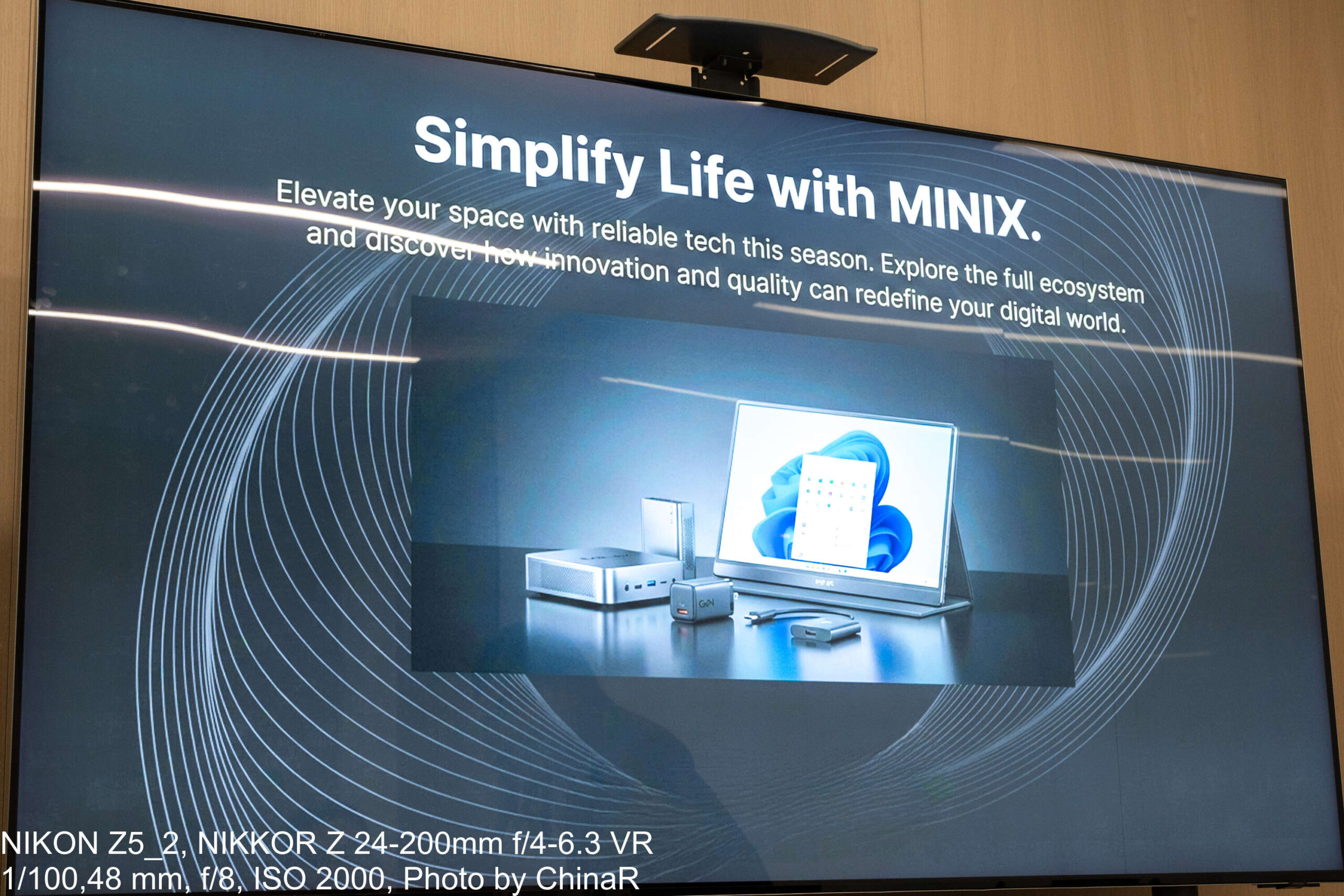 MINIXのプレゼン締めのスライド「Simplify Life with MINIX.」