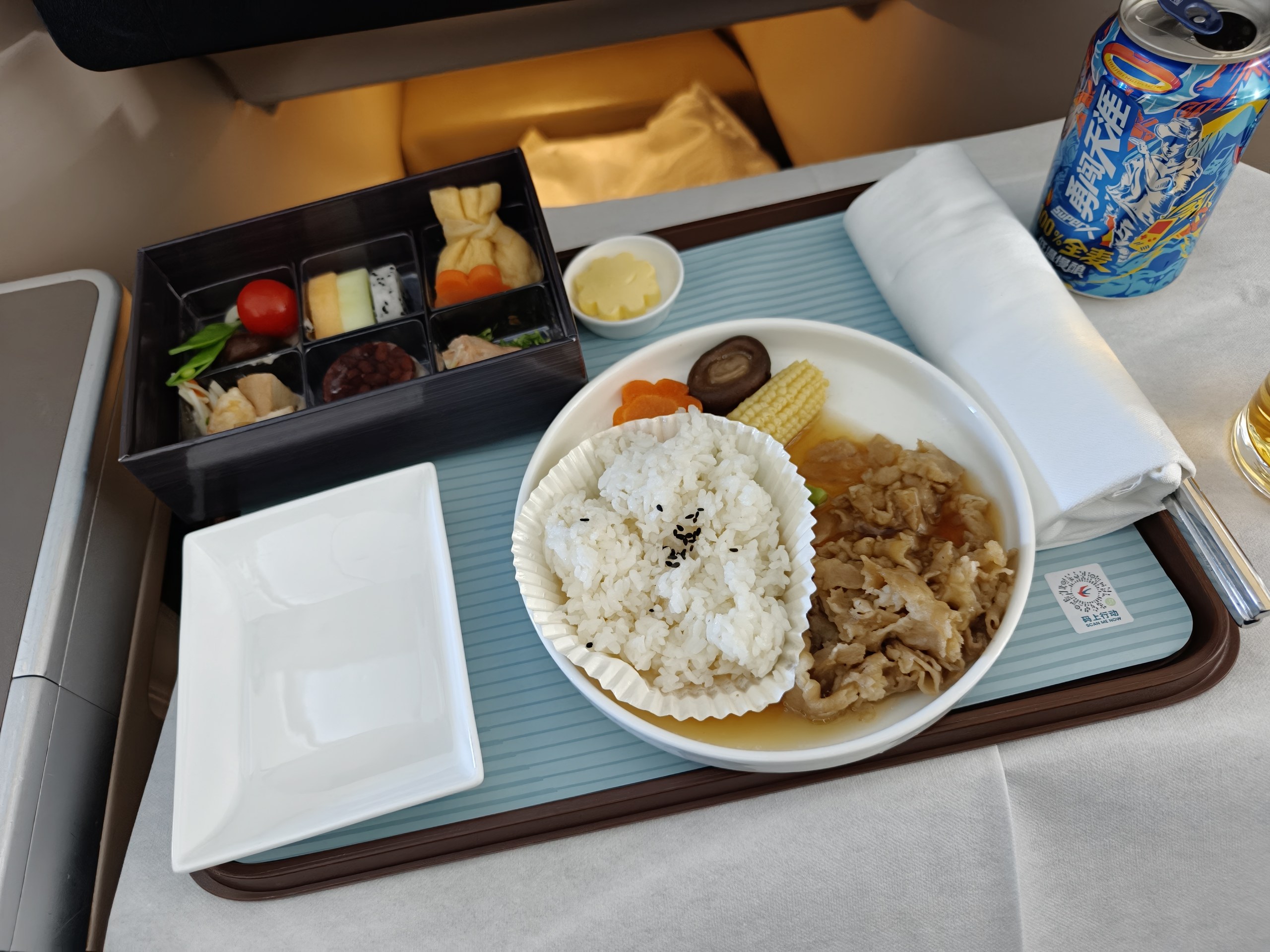 MU521ビジネスクラスの和食の機内食