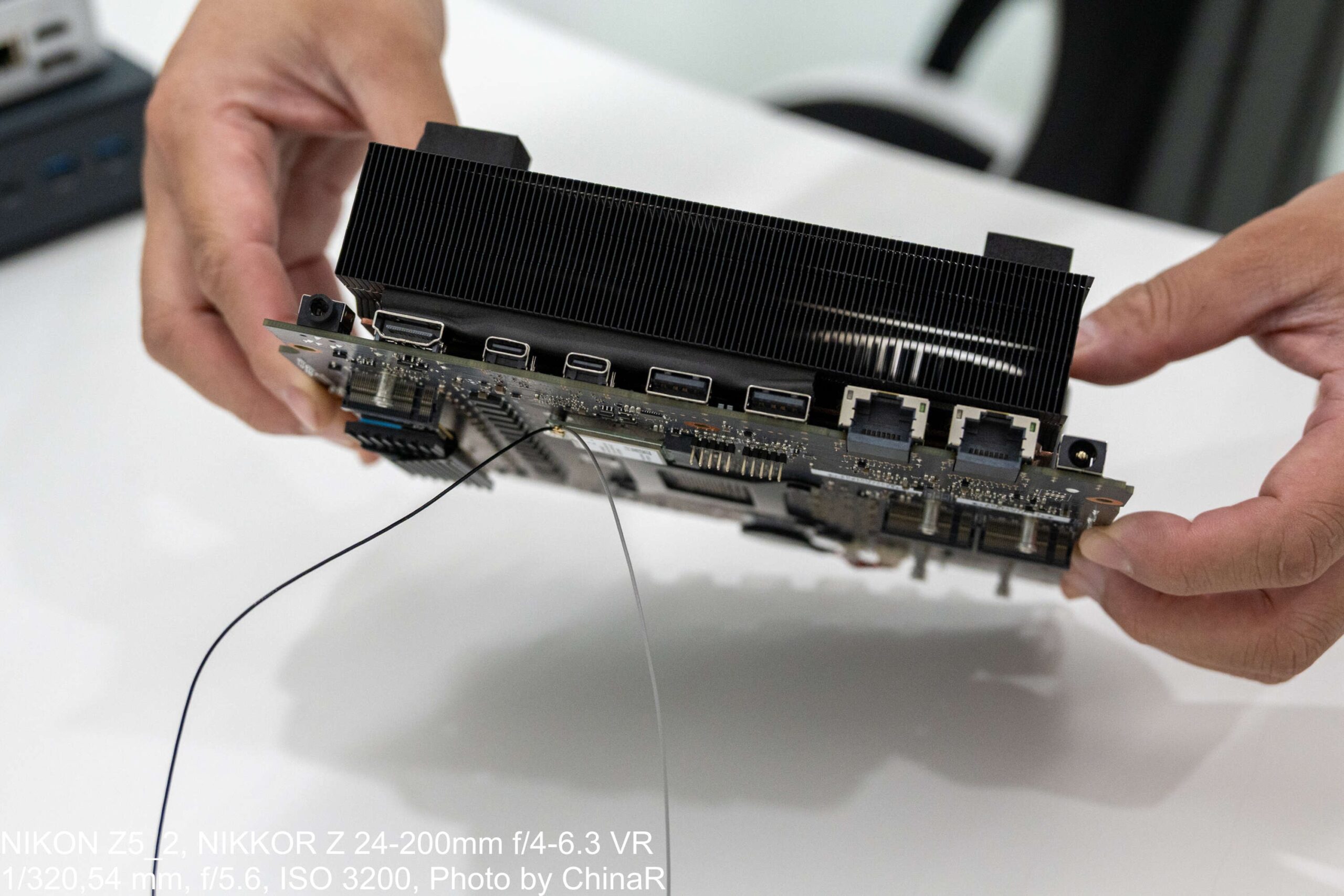 GMKtec EVO-X5 Proの背面ポート。HDMI、USB4、USB-A、RJ-45×2