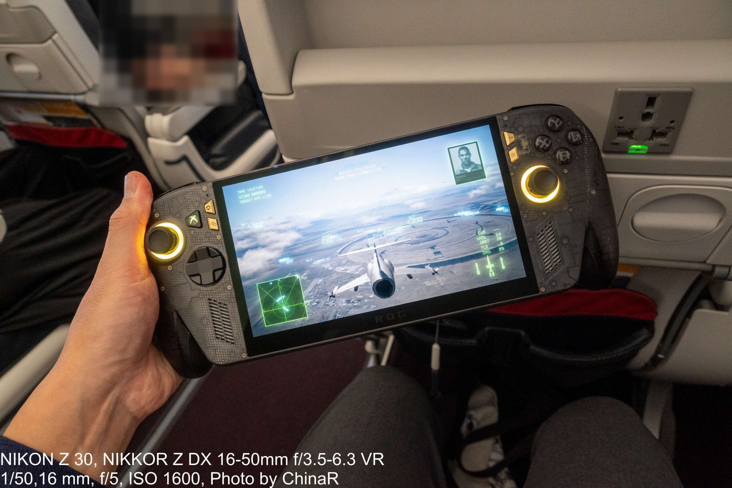 JALの機内でROG XBOX Ally X20を使いACE COMBAT 7をプレイ