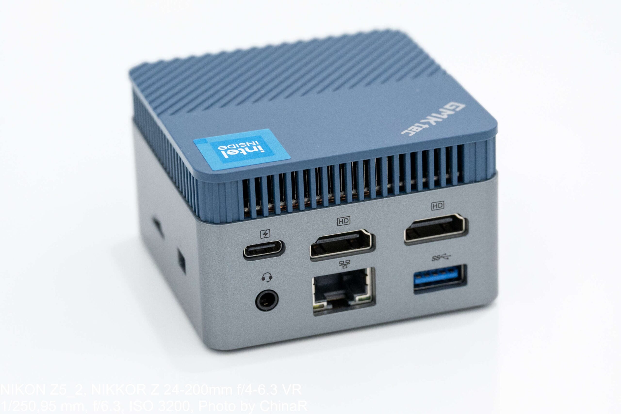 GMKtec G5Sの背面。USB-C、HDMI×2、RJ-45、USB-A、3.5mm